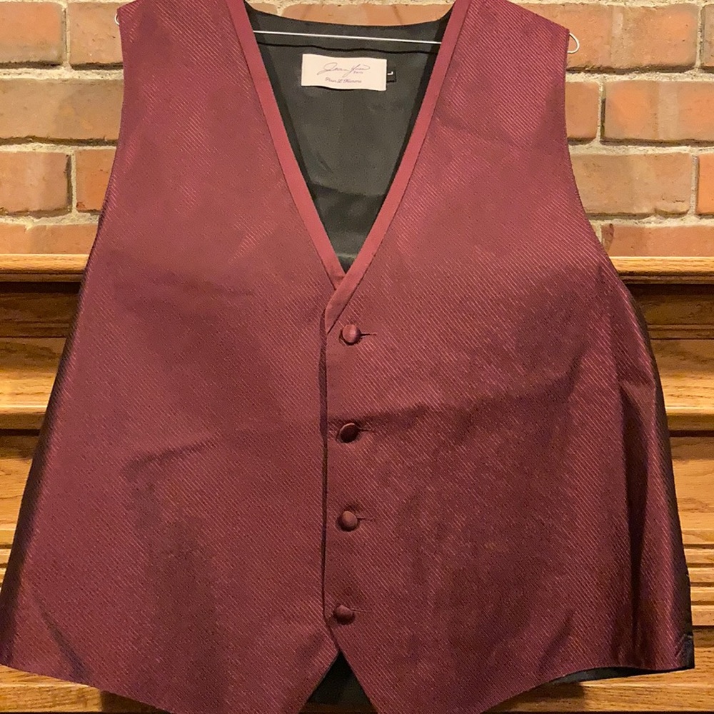 EUC Jean Yves burgundy satin 4 button vest